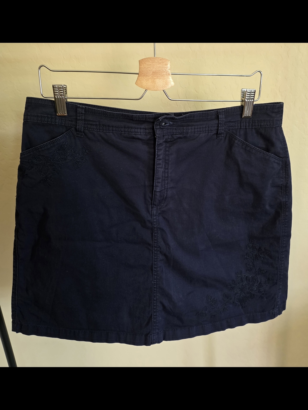 croft & barrow Navy Embroidered Skort